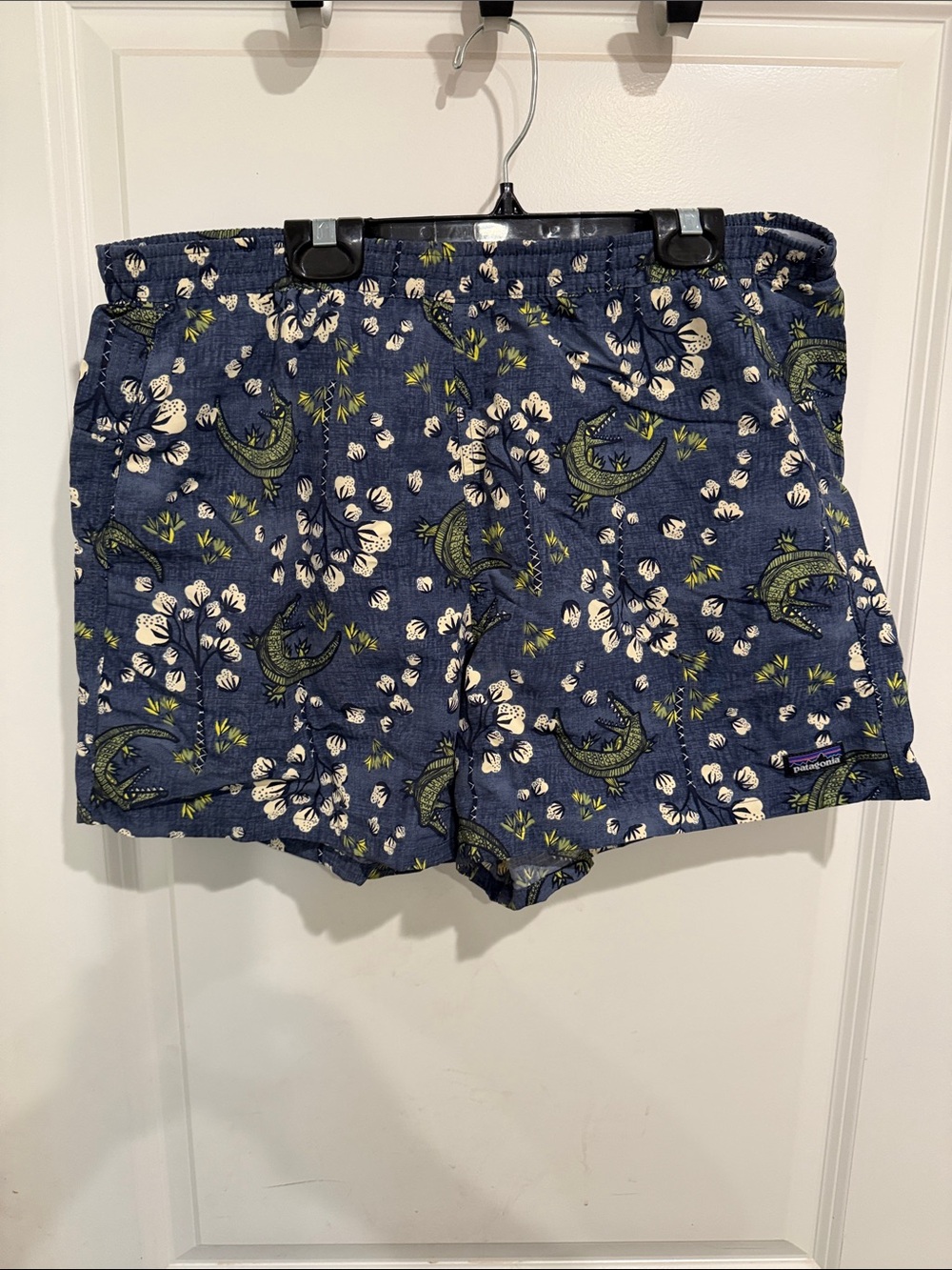 Patagonia Women’s Baggies Alligator Shorts - size L